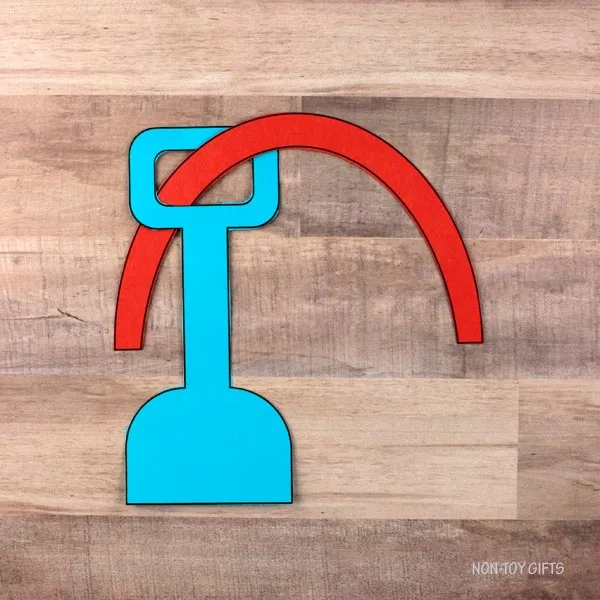 Thread the shovel through the handle