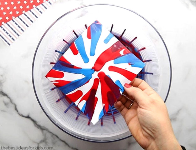 Make salad spinner art