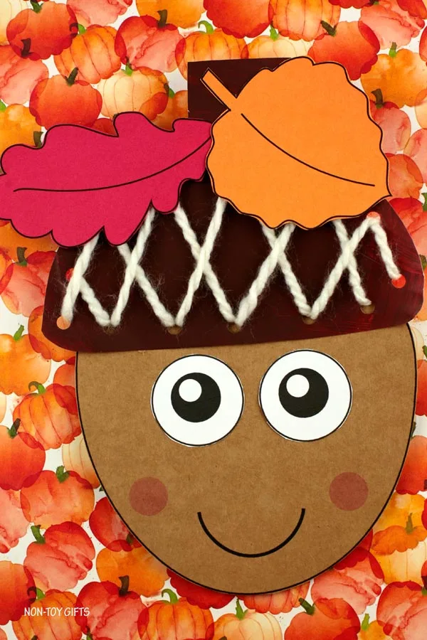 Autumn paper plate acorn craft