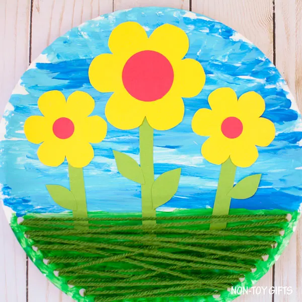 Paper plate flower craft