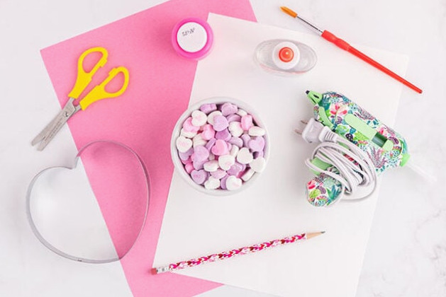 Materials for creating a footprint heart