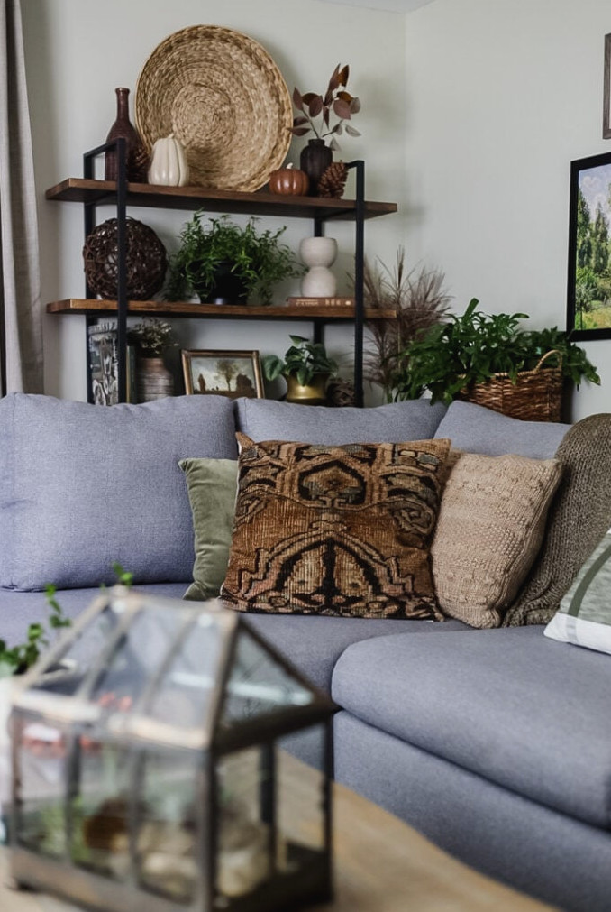 sectional with throw pillows