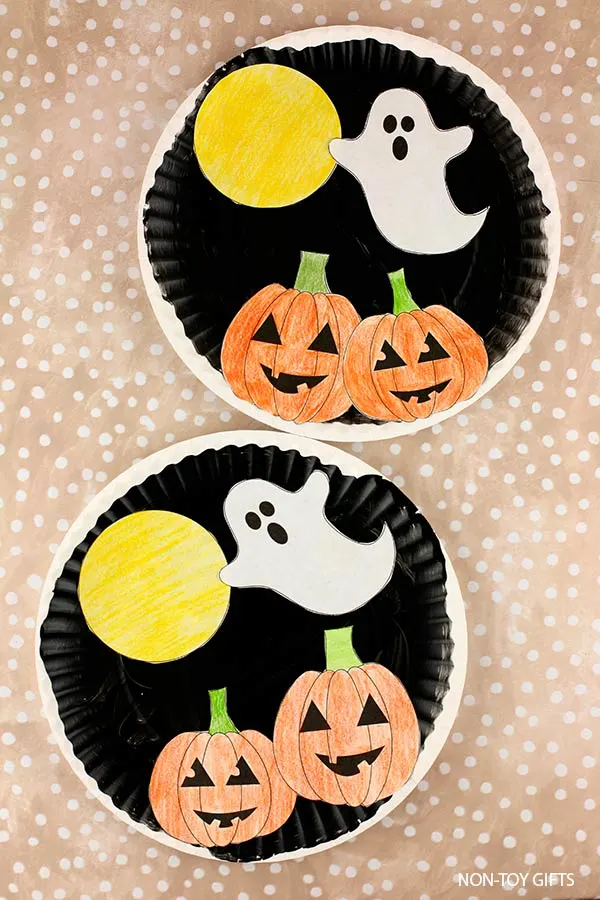 Halloween paper plate craft with free printable template: pumpkins and ghost
