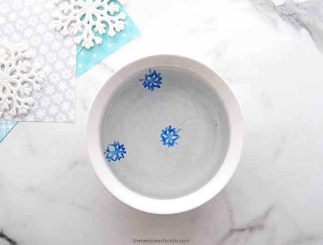 Dry Erase Snowflake Experiment