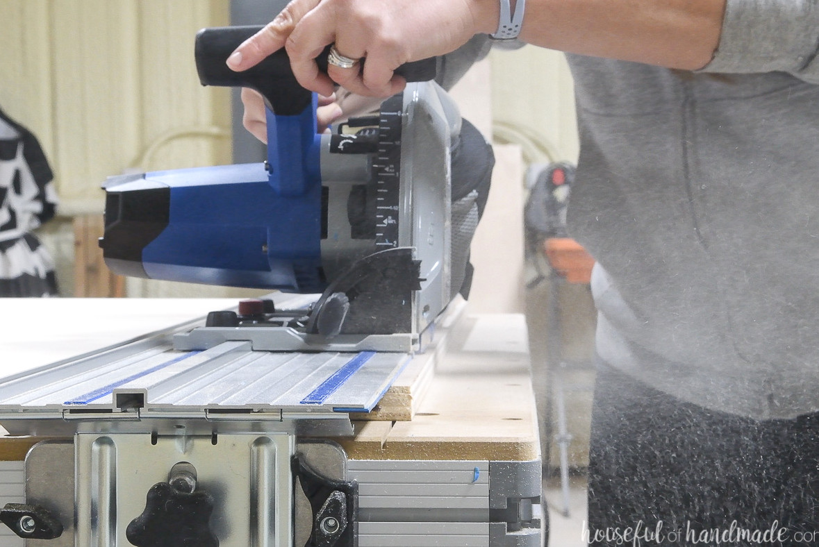 Close-up of the Kreg Adaptive Cutting System master kit cutting at blade height. 