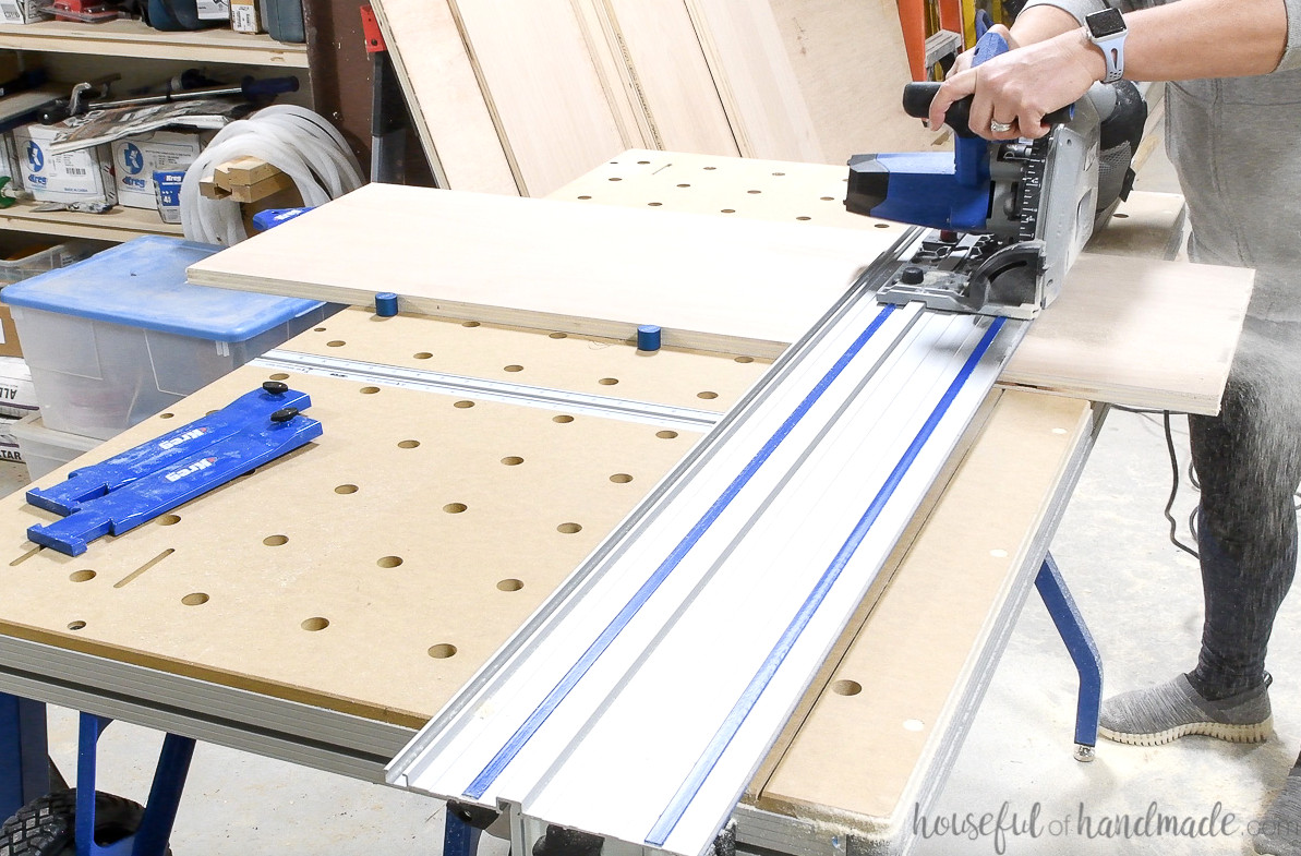 Creating repeated cross-cuts on the Kreg ACS using the stops and measuring gauges. 