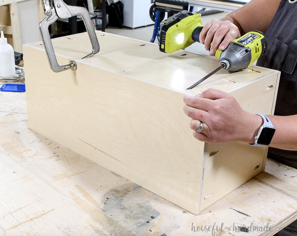 Building a drawer from 1/2" plywood with pocket holes.