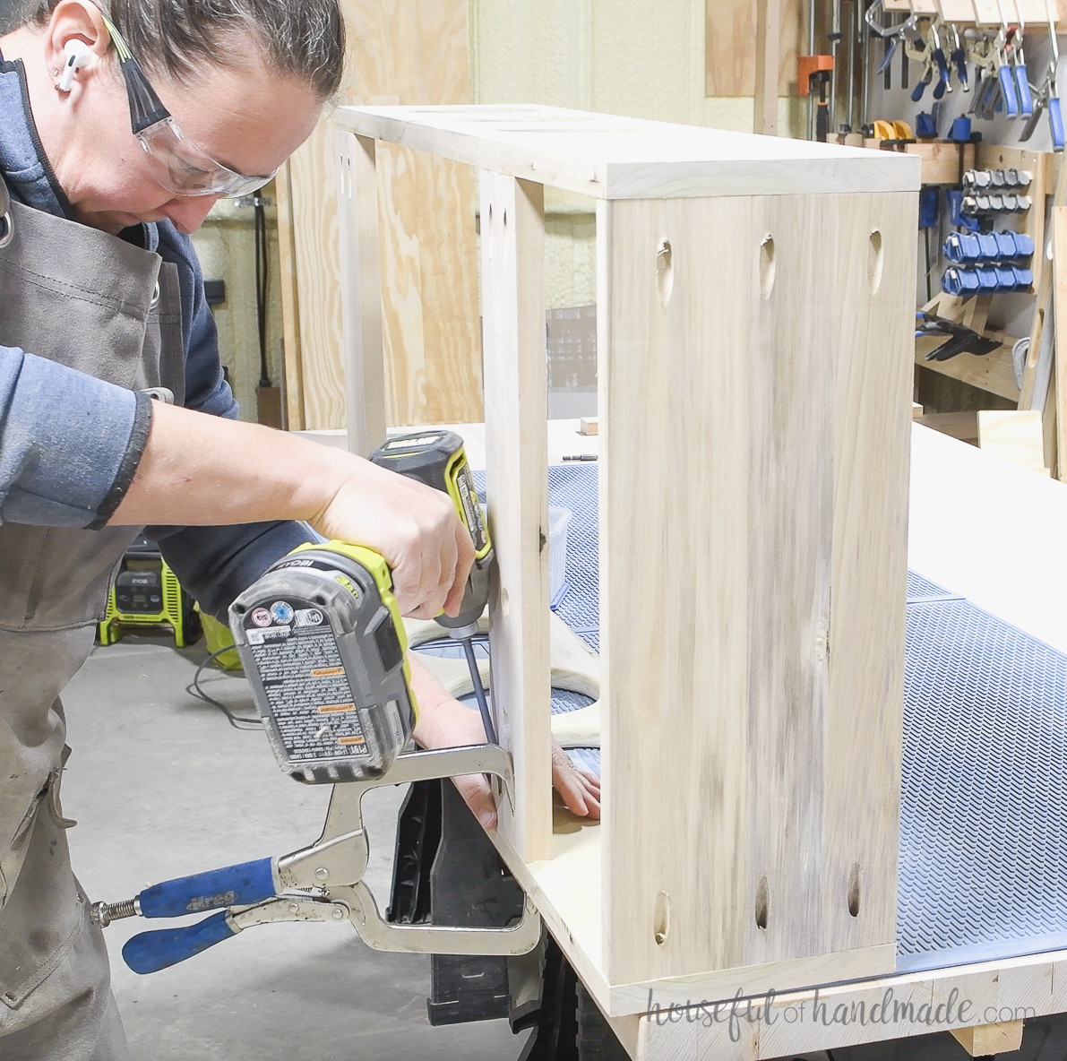 Securing all components to the second side panel using pocket holes.