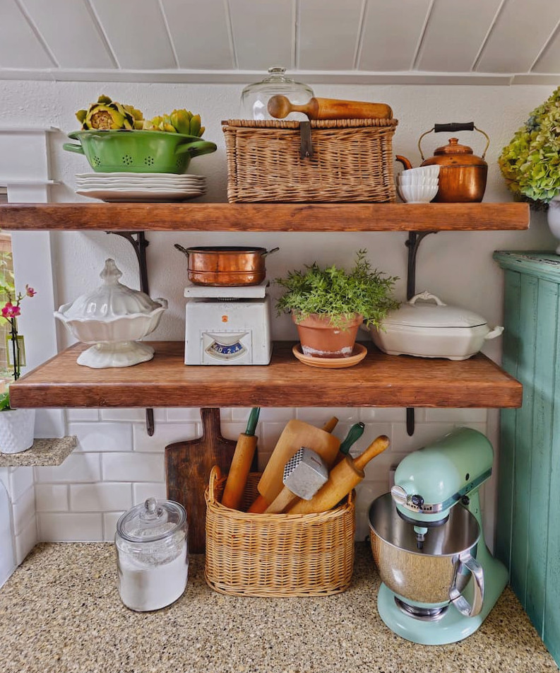 Timeless Style on a Budget: A Guide to Thrifting and Decorating with Secondhand Finds