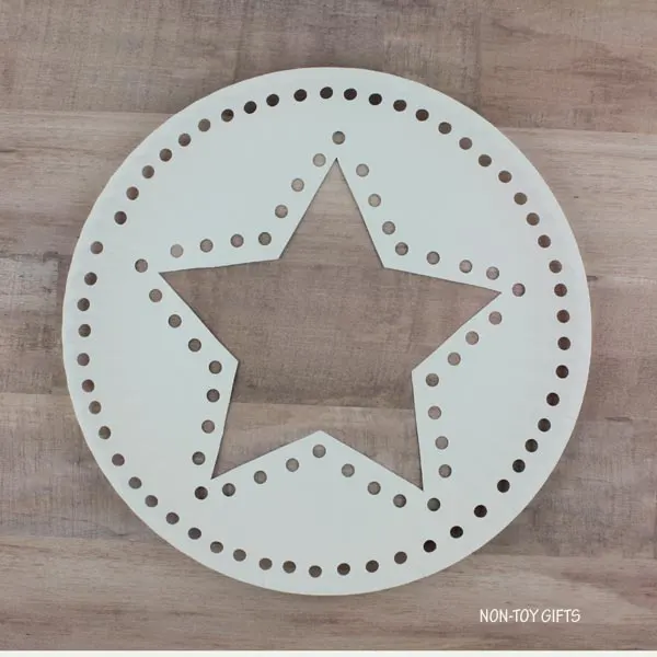 holes on paper plate rim