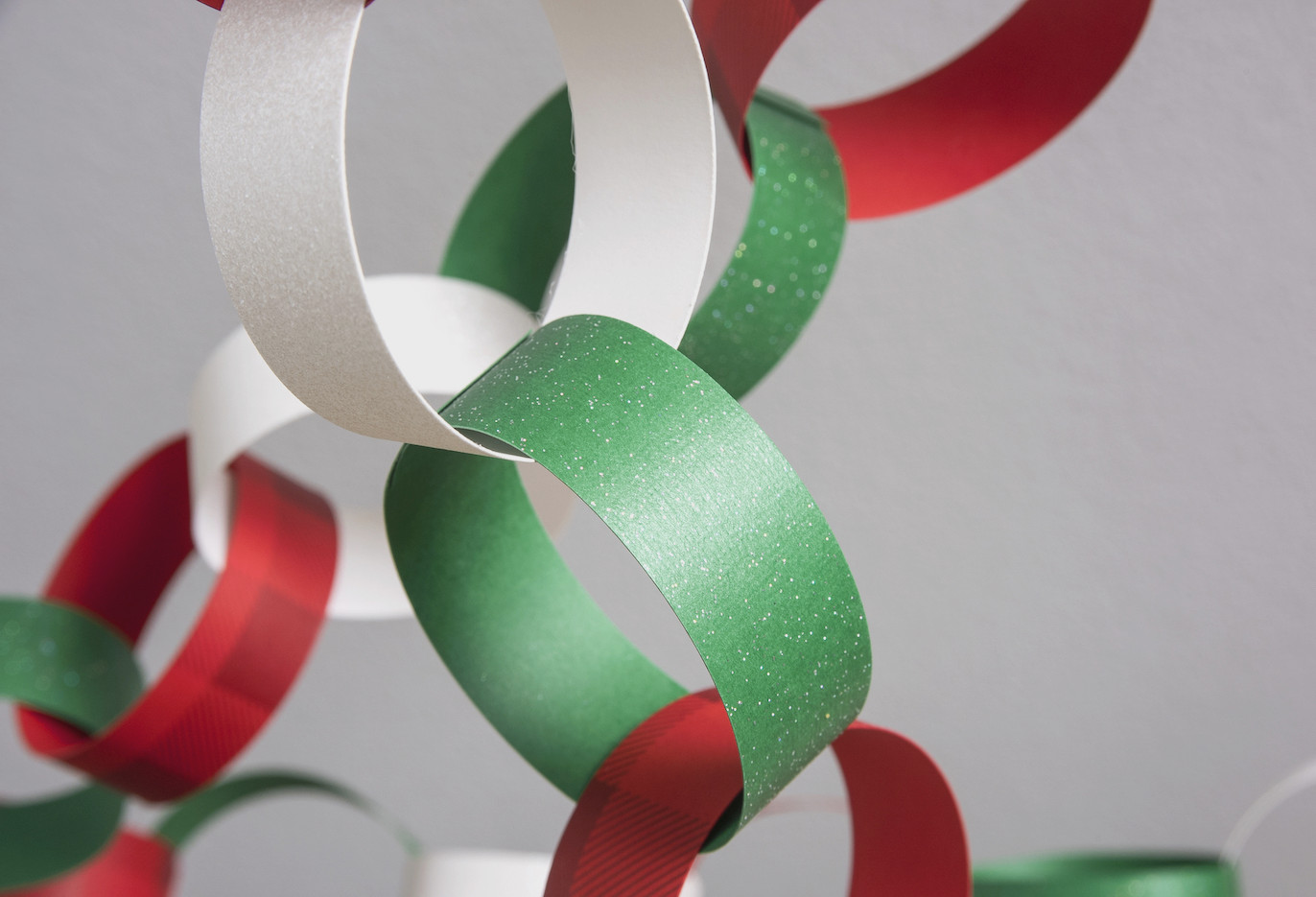 paper chain christmas decorations
