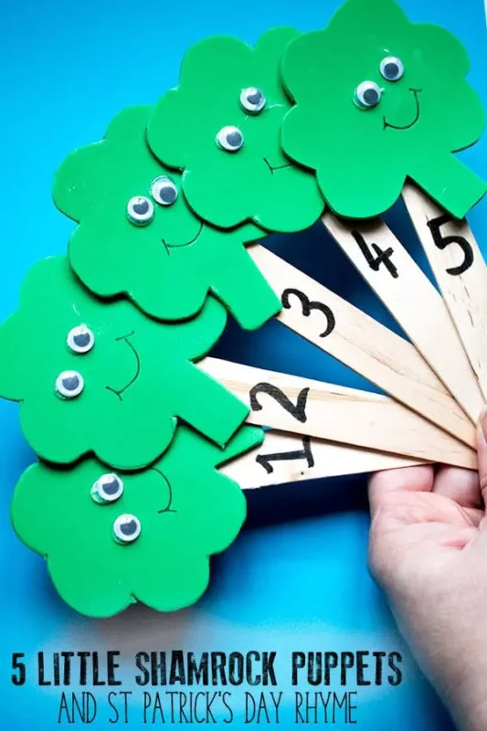 paper puppet shamrocks