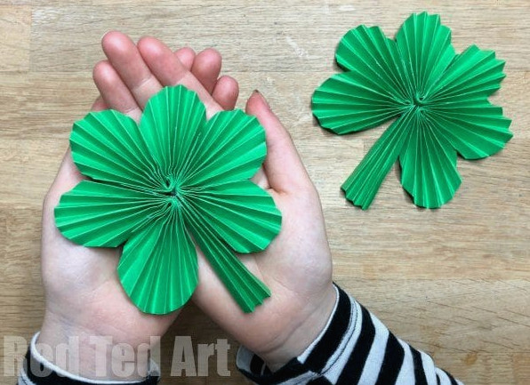 accordion fold shamrocks