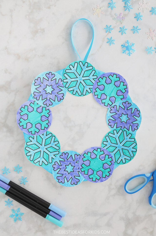 Snowflake Craft Paper Plate Wreath