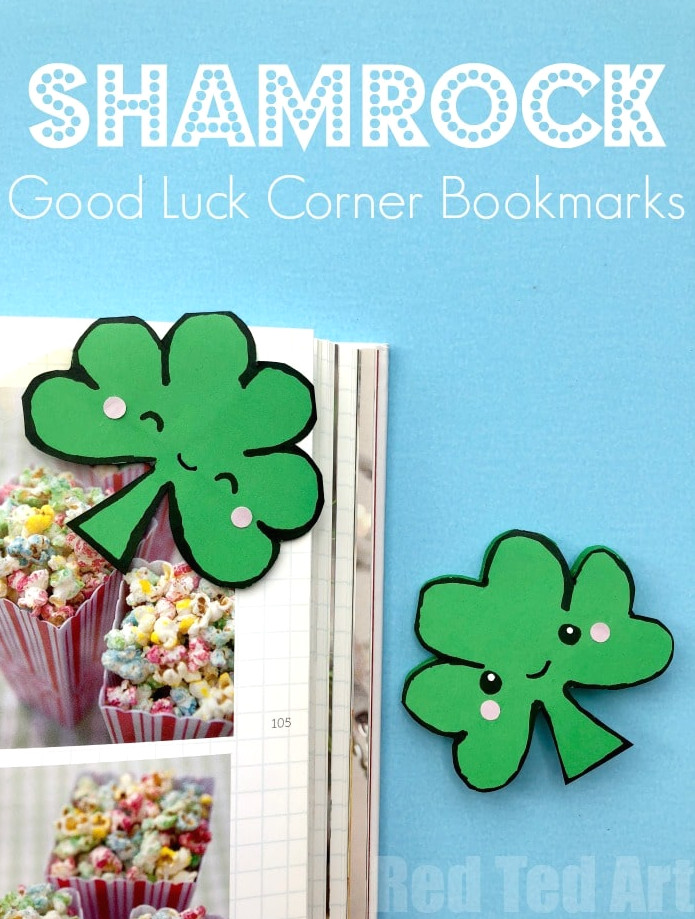 Simple Shamrock Corner Bookmark Design for St Patrick's Day. We adore a cheerful Corner Bookmark Design. These lucky Shamrock Bookmarks are fast and easy to create. A lovely little gift for someone on St Patrick;s Day!! Add the adorable Kawaii Shamrock faces or keep them plain! #Shamrock #Shamrockcraft #stpatricksday #cornerbookmark #bookmark