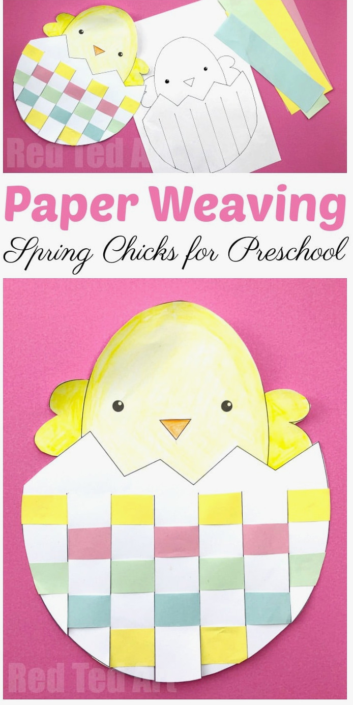 Easy Paper Weaving Chicks for Preschool. Adorable Easter Preschool Craft to print and make. Free printables for Easter.