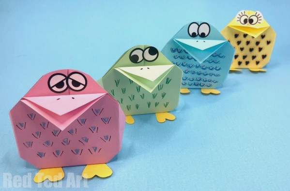 Easy Origami Bird for Kids. Need Paper Bird Craft Ideas? Take a look at these art paper birds. Based on an easy Origami Bird Pattern. Fun Paper Easter Decor. Super quirky paper birds full of character! Love them. Learn how to make paper birds DIY today!