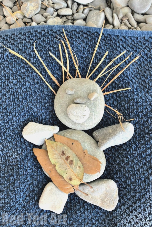 Loose Parts Nature Art - create Pebble Art with Kids this summer. Fun Rock Crafts for kids of all ages! #summer #natureart #looseparts #rocks #pebbles #beach