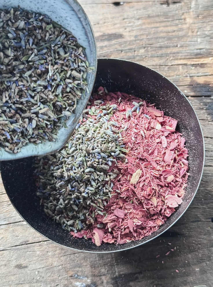 mxing cedar and lavender in a bowl