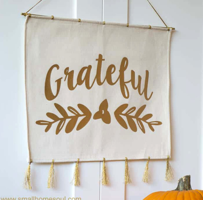 DIY Grateful Wall Decoration