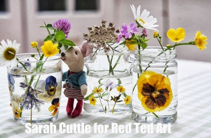 Learn How To Press Flowers with kids today - our TOP 10 TIPS for getting great results! We love Flowers and preserving them. Have a go. #flowers #pressedflowers #howto #kids #summer